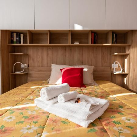 Au Moulin De La Galette Vicino Milano, Mxp E Parking Free Hotel Canegrate Bagian luar foto