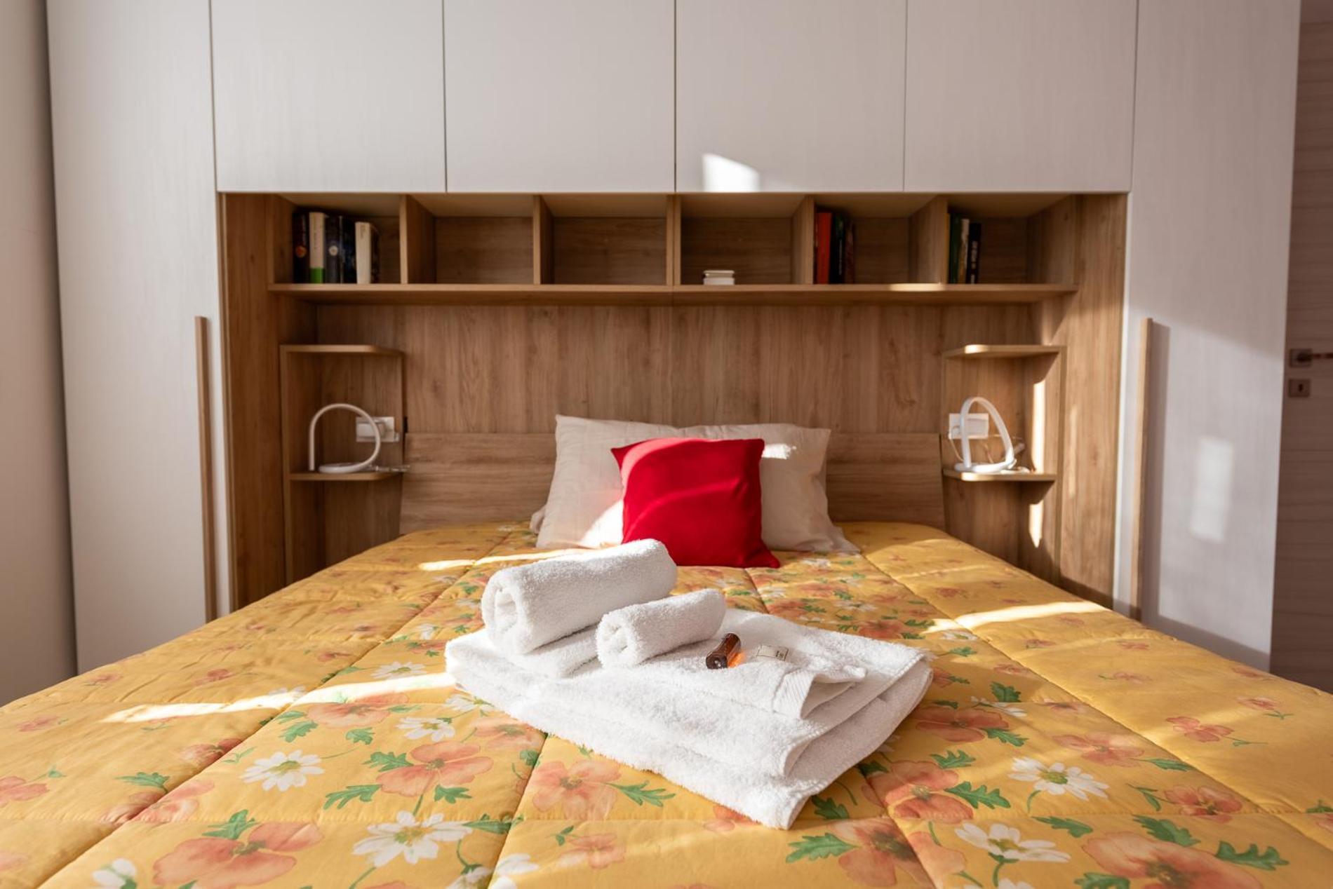 Au Moulin De La Galette Vicino Milano, Mxp E Parking Free Hotel Canegrate Bagian luar foto